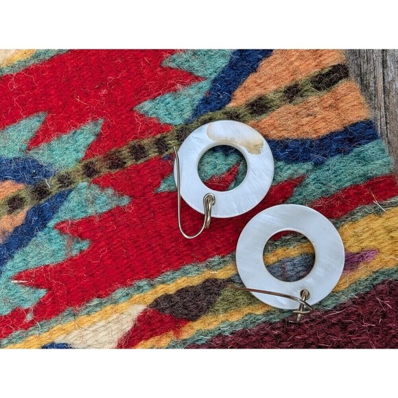Southwestern Mother of Pearl Earrings // Vintage Fan Earrings - Picture 5 of 9